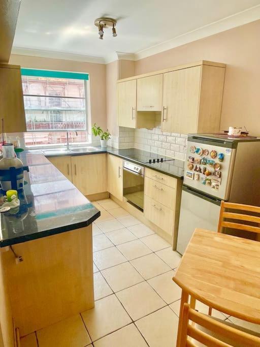 Flat Near Hyde Park, Location